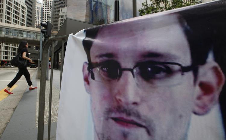 lækage. Edward Snowden skal udleveres fra Hongkong, melder amerikanske myndigheder. 