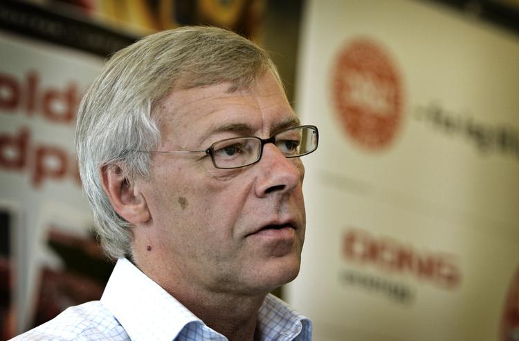 fratræder. DBU's generalsekretær, Jim Stjerne Hansen, træder tilbage ved årets udgang. 