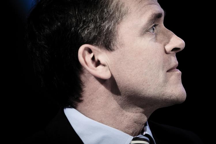 kurs. Mon Anders Samuelsen og Liberal Alliance er enig med de andre partier, der vil skrue tiden tilbage til før, asylansøgere kunne arbejde og bo uden for asylcentrene, så de kan bygges op i stedet for at brydes ned? spørger SF-næstformand Peter Westermann. 