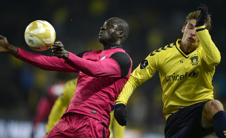 kontraktløs. Jens Stryger Larsen (th) er færdig i Brøndby. Kantspilleren har angiveligt tilbud fra Spanien. 
