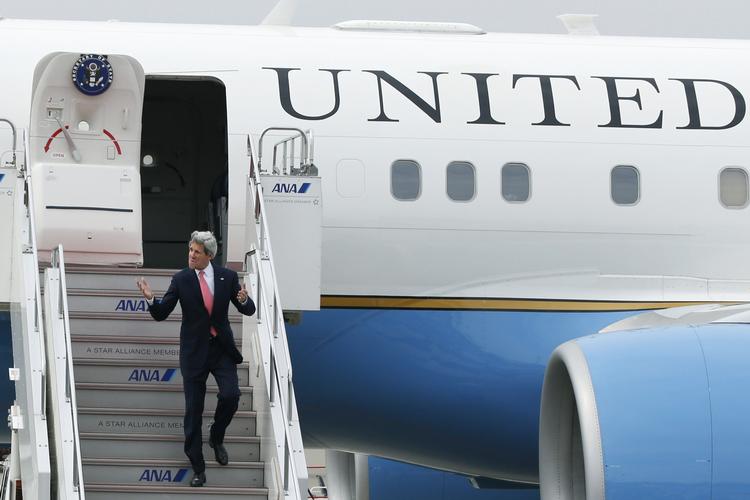 KRITIK. John Kerry - der her ses under et officielt besøg i Japan - vil være stærkt utilfreds, hvis han opdager, at Kina og Rusland har haft forhåndskendskab til whistleblowers rejseplaner. 