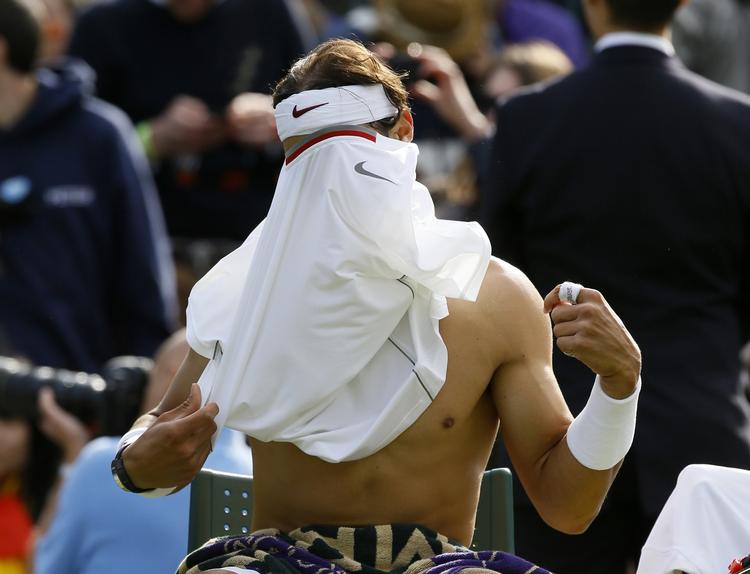 FÆRDIG. Sidste år tabte Rafael Nadal i anden runde af Wimbledon. I år røg han i første. 