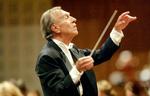 Rolig. Til alles overraskelse valgte Berliner Filharmonikerne den stilfærdige italiener Claudio Abbado som Herbert von Karajans efterfølger, da orkesterdiktatoren døde i 1989. Foto: Eddy Risch/AP 