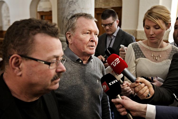 LEMPELSER. Enhedslistens finansordfører, Frank Aaen, håber, atregeringen vil lytte til Mogens Lykketofts anbefaling om mere lemepelig finanspolitik. Frank Aaen ses i midten på billedet. 