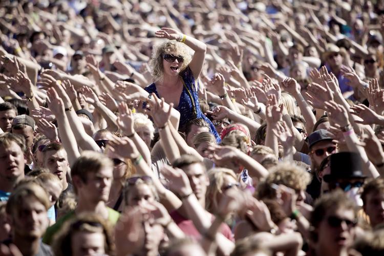 Svindel. Den Blå Avis og Gul &amp; Gratis advarer sine brugere imod at købe billige billetter til sommerens festivaler. 