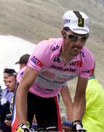 dopingmistanke. Laurent Jalabert, som her ses under Giro d'Italia i 1999, er nu en kendt tv-personlighed i Frankrig. 