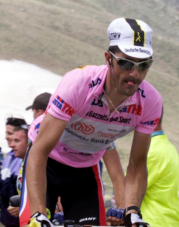 dopingmistanke. Laurent Jalabert, som her ses under Giro d'Italia i 1999, er nu en kendt tv-personlighed i Frankrig. 