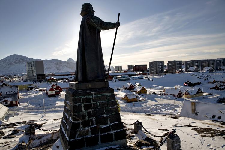 Oliejagt. Ekspert advarer mod at bore efter olie i den vestlige del af Grønland. her billede fra Nuuk. 