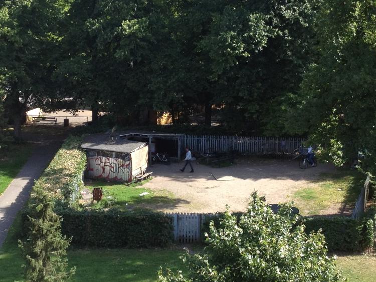 Rydning. Den gamle Sump i Nørrebroparken er nedlagt. Nu skal øldrikkerne flytte om bag Hillerødgades svømmehal. 