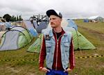 Festival. Dream City er siden 16. marts blevet bygget op på Roskilde Festivalen. Jesper Holm er en af dem, der knoklet med at opbygge den lille by nær festivalpladsen. 