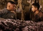 katastrofe.  Will Smith og sønnen Jaden styrter i filmen 'After Earth'. Foto: AP 