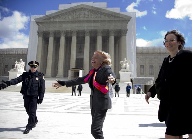 Sejr. Efter flere års juridisk kamp har 83-årige Edith Windsor fra New York fået medhold fra højeste sted i sin klage over forskelsbehandling af par af samme køn. 