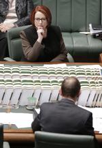 nederlag. Australiens første kvindelige regeringsleder forlader politik efter nederlag i dag. 