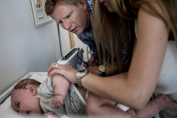 konsultation. Med vedtagelsen af loven om risikerer danskerne at skulle betale for at gå til lægen. 