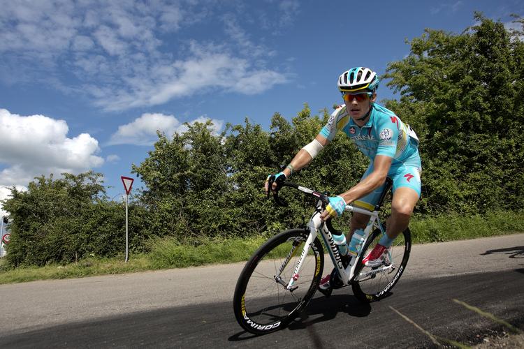 Kaptajn. Jakob Fuglsang får optimale forhold på Astana-mandskabet, hvor det er ham, der bliver kørt for. 