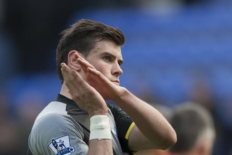 ombejlet. Tottenham får svært ved at holde på superstjernen Gareth Bale, som kan vælge mellem storklubber med adgang til Champions League - og få en klækkelig lønforhøjelse oven i hatten. 