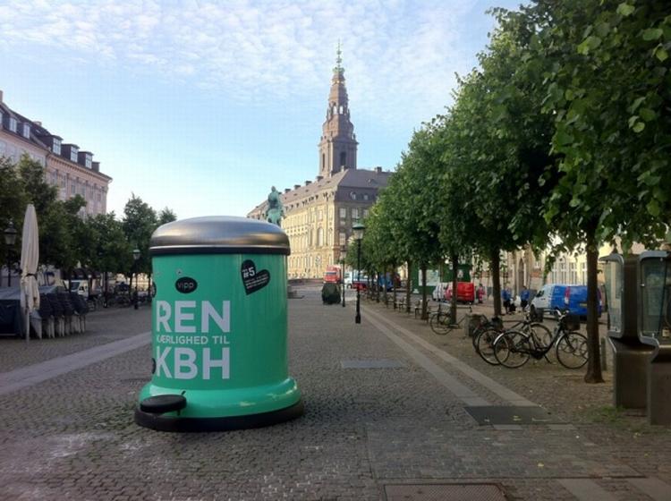 OPFORDRING. En skraldespand i overstørrelse skal være samlingsstedet for de borgere, som vil give en hånd med for at holde København ren. 