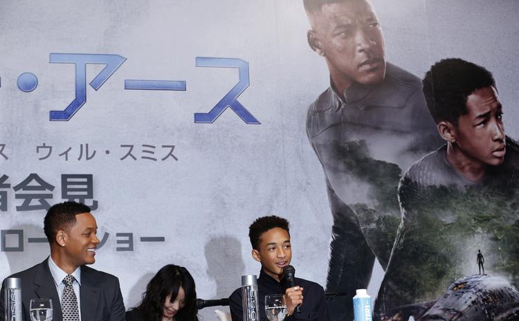 Smith. Smith-dynastiet, hvis grundlægger, Will Smith, er Hollywoods højest gagerede skuespiller i disse år, er blevet en faktor i amerikansk showbiz. 