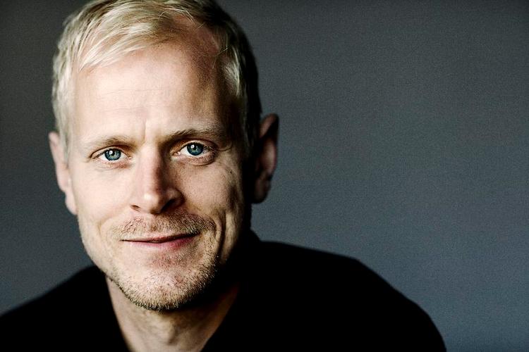 Mangesidig. Som skuespiller gør Carsten Bjørnlund sig gældende på både teater, tv og i filmens verden. Foto: Isak Hoffmeyer</fotograf> 