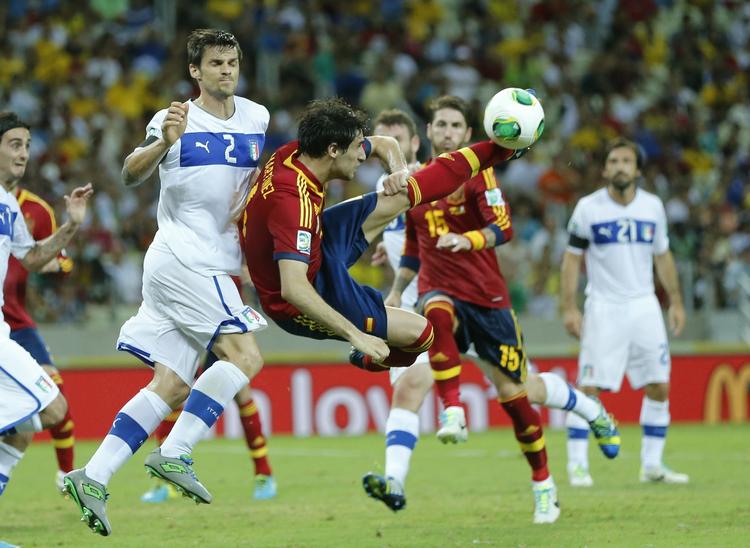 trætte. Semifinalen mellem Italien og Spanien blev præget af de høje temperaturer, der tappede de to holds spillere for kræfter. 