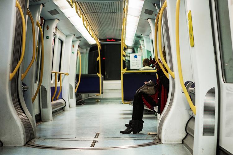 Metrodrift. Metrobusser erstatter metrotoge, når selskabet bag lukker ned for al metrokørsel i de kommende to måneders aften- og nattetimer. 