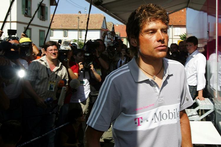 dopet. Som den seneste i en lang række har nu også Jan Ullrich indrømmet, at han har snydt. 