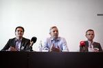 konstitueret. Bruno Meldgaard Jensen (i midten), konstitueret formand for PLO, holder pressemøde på Hotel Hilton i København sammen med direktør Peter Orebo Hansen (th.) og kommunikationschef Claus Christoffersen. 
