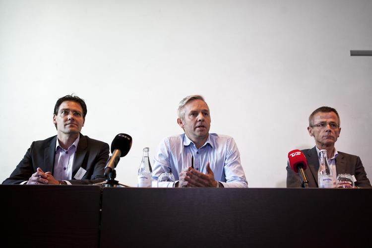konstitueret. Bruno Meldgaard Jensen (i midten), konstitueret formand for PLO, holder pressemøde på Hotel Hilton i København sammen med direktør Peter Orebo Hansen (th.) og kommunikationschef Claus Christoffersen. 