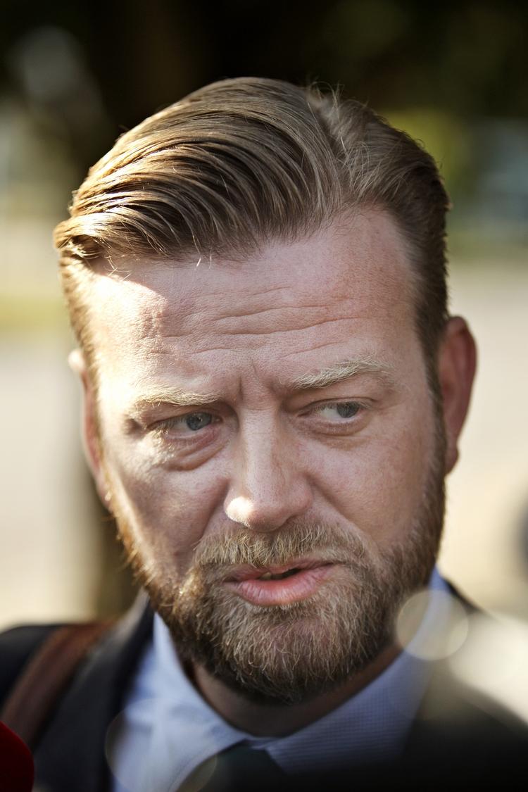 Hovedvidne. Ligesom tidligere skatteminister Troels Lund Poulsen (V) er Peter Arnfeldt indkaldt til genafhøring i skattesagsundersøgelsen, der ventes færdig til marts. 