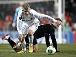 solgt. FCK-topscorer Andreas Cornelius (tv) er blevet solgt til Premier League, så de danske mestre skal finde en erstatning for guldfuglen. 