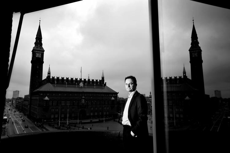 Opkøb. Adm. direktør i JP/Politikens Hus, Lars Much, er ikke afvisende overfor et køb af Weekendavisen. 