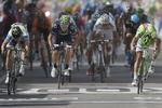 Tæt. Simon Gerrans (tv) vandt for første gang i Tour de France siden 2008. 