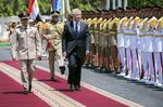 FORSVAR. Her er den egyptiske forsvarschef fotograferet sammen med sin amerikanske kollega, Chuck Hagel. 