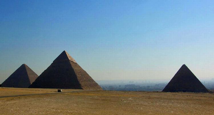 UDFLUGTSSTOP. Star Tours gæster vil indtil videre ikke kunne komme på ture til de berømte pyramider ved Giza uden for Kairo på grund af urolighederne i Egypten. 