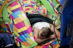 Forsigtig. Det kan godt være farligt at gå omkuld på Roskilde Festival i år, hvor der er flere langfingrede elementer løs end tidligere. 