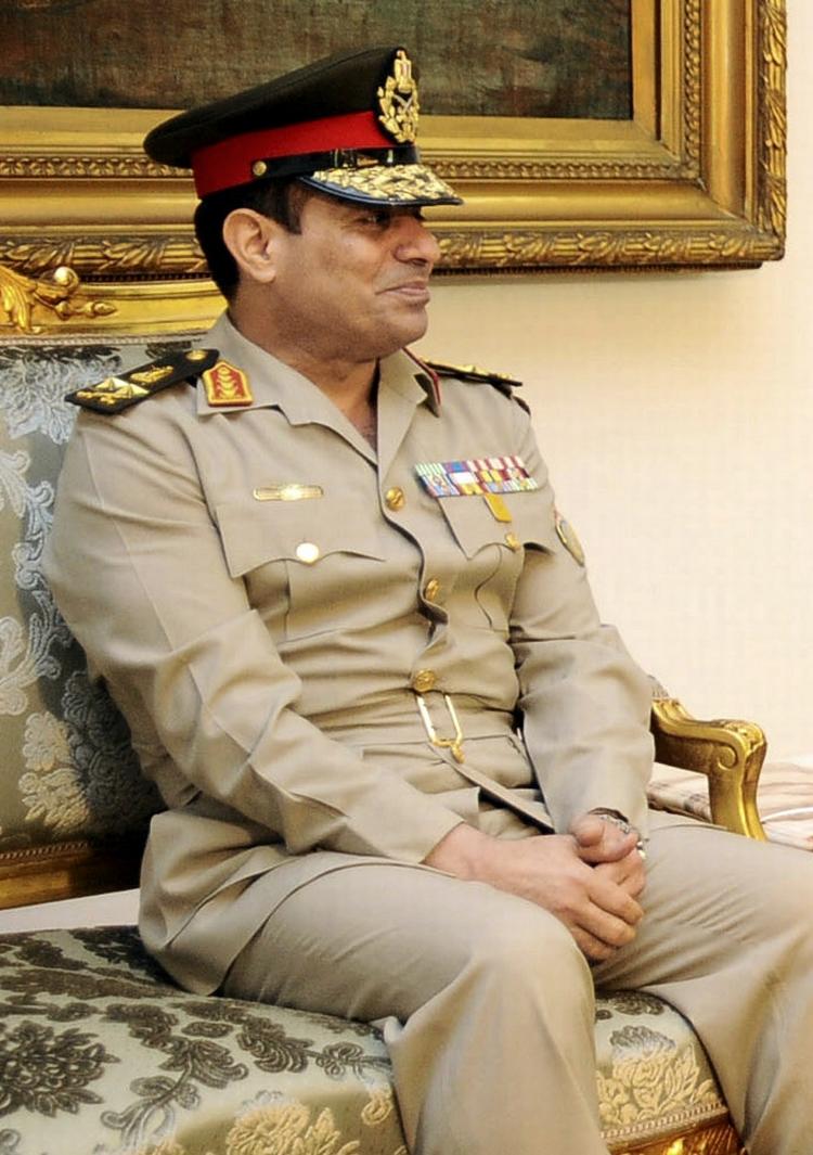 Uro. Den egyptiske hærchef, Andel Fattah al-Sisi holder lige nu møde med oppositionsleder Mustafa ElBardarei om situationen i landet. 