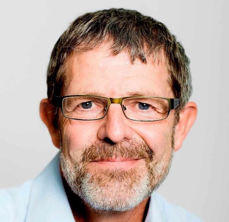 tjek. Flere svindelsager med læger, der udskriver fiktive regninger, har fået Region Hovedstaden til at øge kontrollen med lægerne, siger koncerndirektør Svend Hartling. 