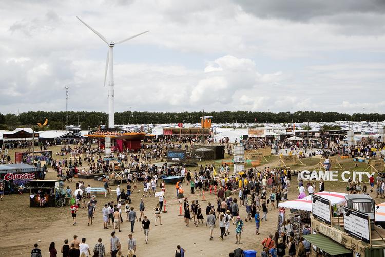 Festival. Mange har det sjovt på Roskilde. Nogle gange også lidt for sjovt. 