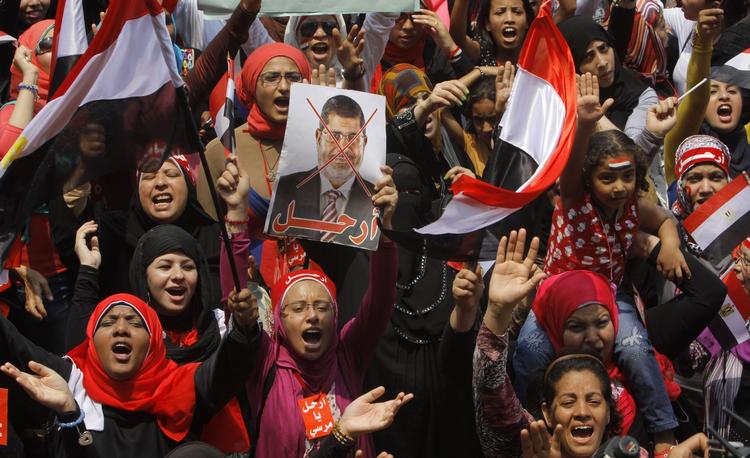 Modstand. Demonstranter, der er utilfredse med Mohammed Morsi, viser deres vrede i Kairo. 