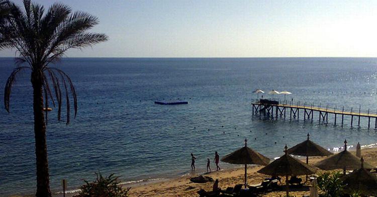 FERIEIDYL. Strandene ved Hurghada er populære blandt danske rejsende. 