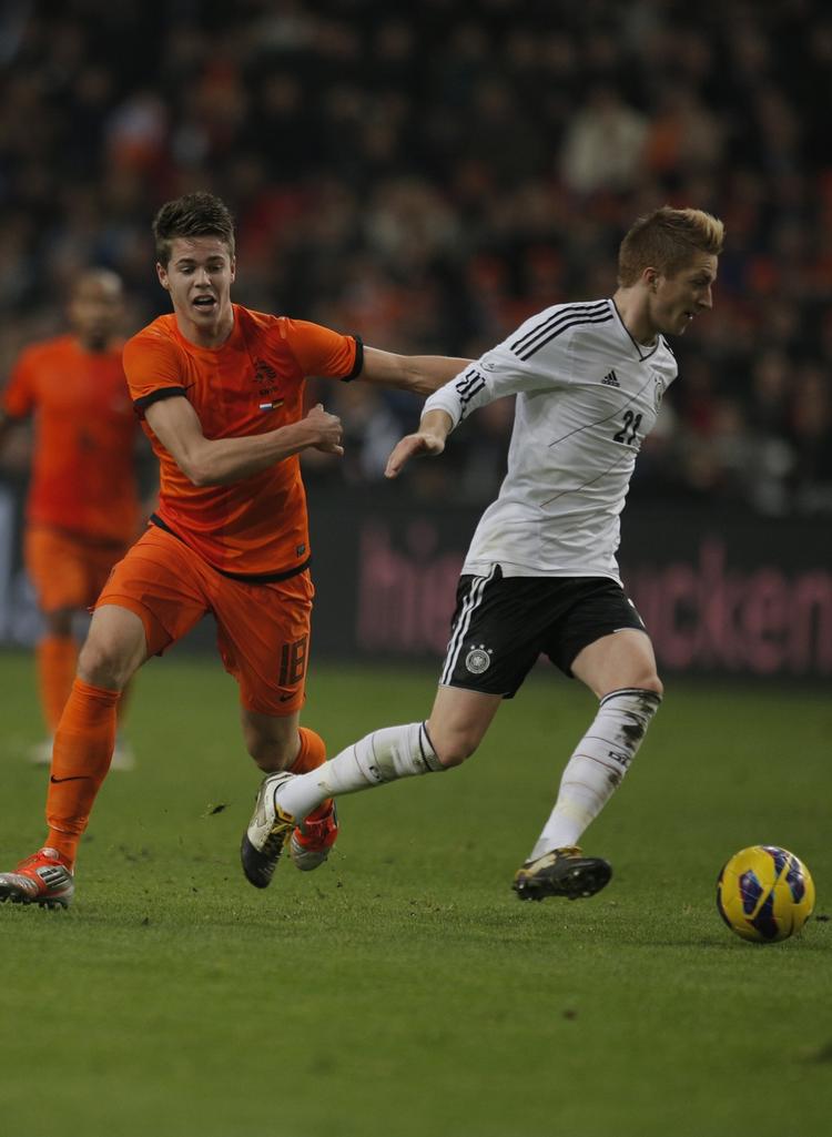 Talent. 20-årige Marco van Ginkel (tv) fik debut på det hollandske landshold i en kamp mod Tyskland i efteråret 2012. 