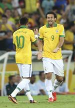 Klasse. Topscorer Fred (th) og Neymar var to af de toneangivende brasilianske spillere ved Confederations Cup 