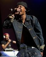 kriskross. Chris Kelly fra 90'er-duoen Kris Kross ses her på et billede fra februar, hvor duoen var forenet for en aften i forbindelse med et jubilæum for deres gamle pladeselskab. 