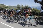 'gammel'. Andy Schleck, som her får en tår, bliver sat i forbindelse med Omega Pharma-Quick Step-holdet, men manageren siger, at hvis han skulle se efter en ny rytter, ville han gå efter en ung mand - Sleck er 28. 