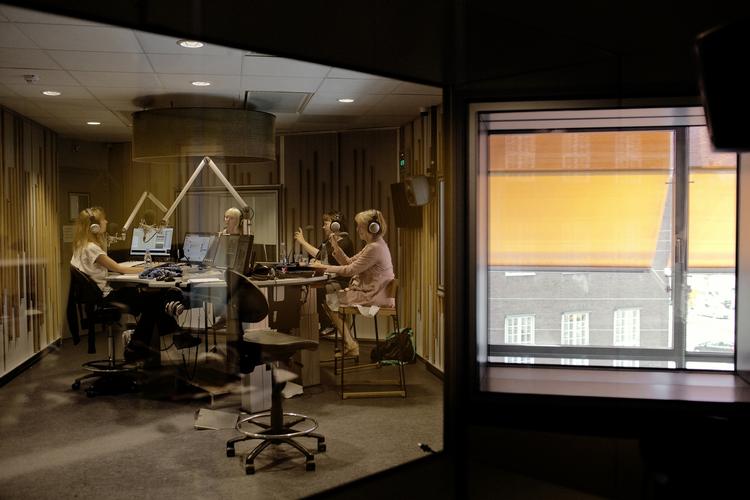 Licens. Pengene fra licensen til Radio24syv skal ikke længere kunne undgå i Berlingske Medias fælleskasse. 