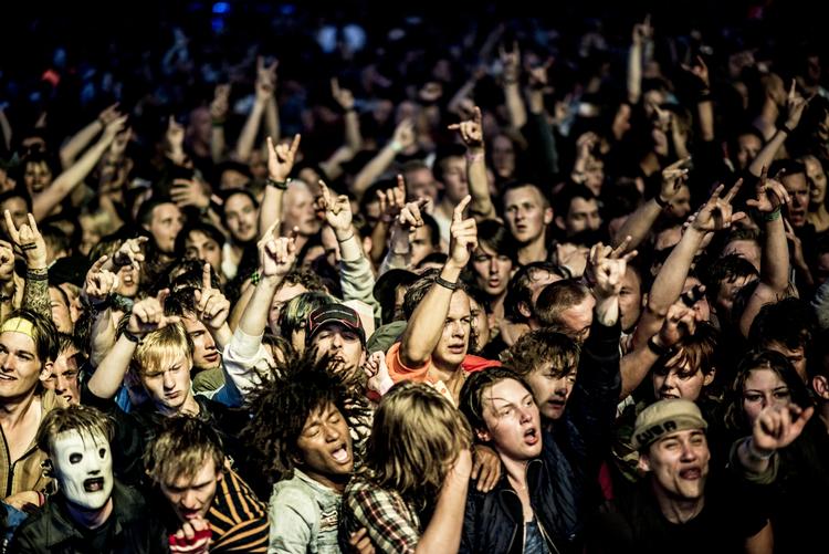 Koncertoplevelse. Fans af Slipknot, der kun havde købt billet til i går, måtte betale næsten dobbelt så meget for en billet købt ved indgangen. 