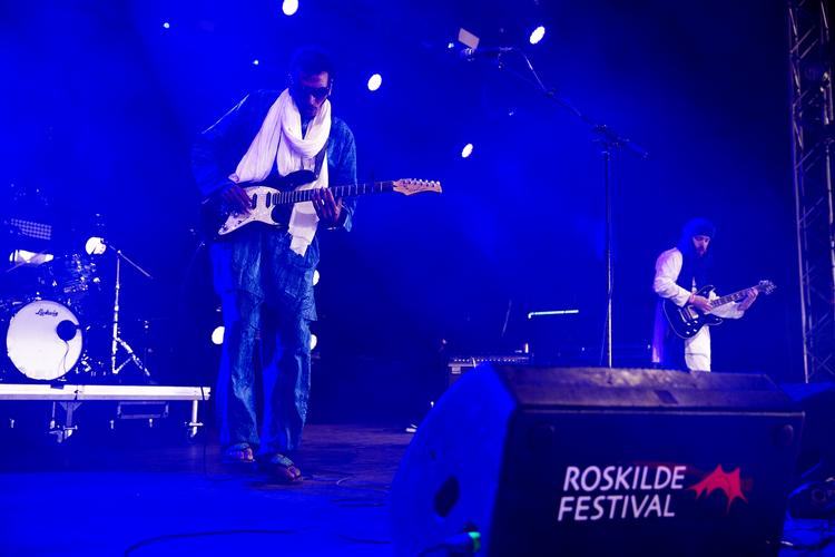 Nomade. Det lykkedes til sidst Bombino at forløse eftermiddagsfesten med enbenet rock båret frem af begejstring. 