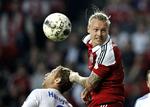 Transfer. Landsholdsspiller Simon Kjær er på vej til Lille i den franske liga. 