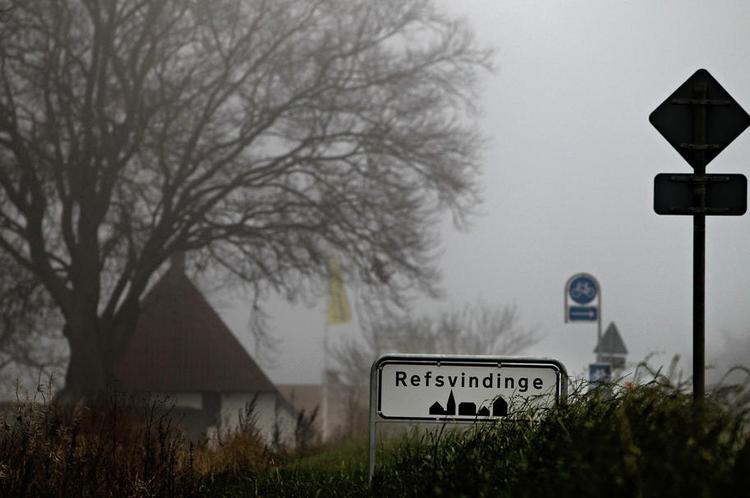 forbrydelse. Her i Refsvindinge på Fyn blev en 10-årig pige udsat for et seksuelt overgreb sidste år. En mand tvang hende ind i sin bil, kørte væk og forgreb sig på hende. Nu er manden anholdt. 