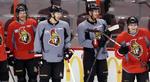 Ishockey. Danske Peter Regin (3. fra venstre) er på vej til New York Islanders. 
